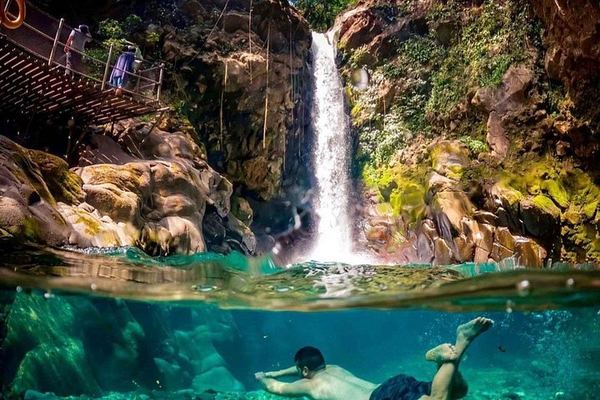 Private Transport Oropendola Waterfall, Buffet Lunch and Rio Negro Hot Springs Tour