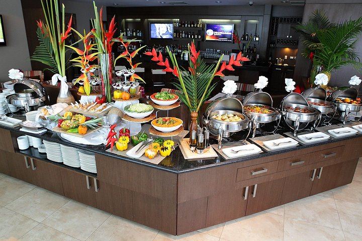 Private Transport Oropendola Waterfall, Buffet Lunch and Rio Negro Hot Springs Tour (4/7)