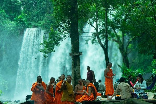 Private Phnom Kulen and Banteay Srei Tour with Guide, Up to 6 Guests, Temple Pass Extra