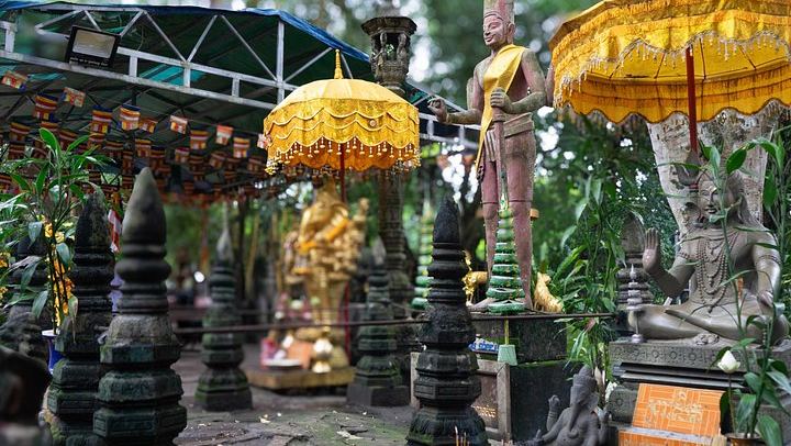 Private Phnom Kulen and Banteay Srei Tour with Guide, Up to 6 Guests, Temple Pass Extra (2/3)