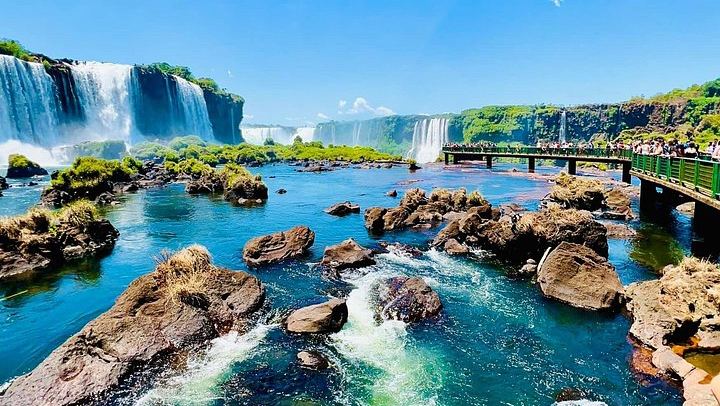 Private Iguassu Falls Brazilian Side Tour with City Drive and Tri-Border Photo Stop (3/10)