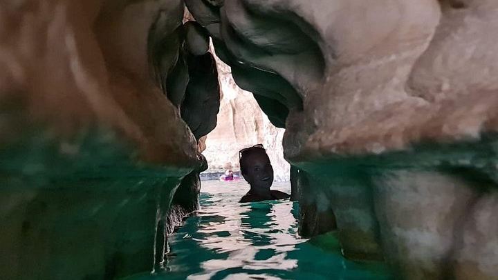 Private Wadi Shab Cave Waterfall Hike and Pool Swim from Muscat, Sinkhole, Fins Beach (1/12)
