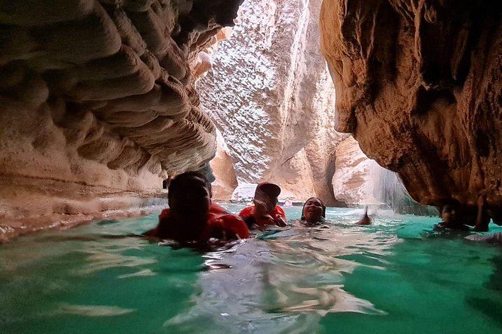Private Wadi Shab Cave Waterfall Hike and Pool Swim from Muscat, Sinkhole, Fins Beach (10/12)
