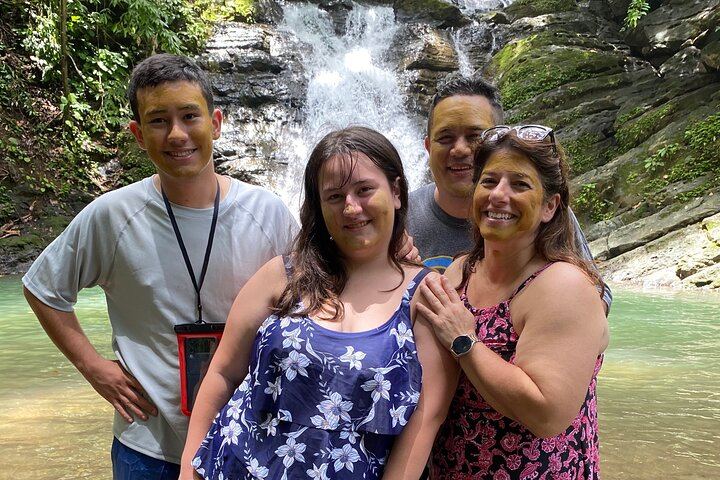 Private 8-Hour Central Pacific Day Trip: Waterfall Jumps, Beaches and Costa Rican Lunch (4/12)