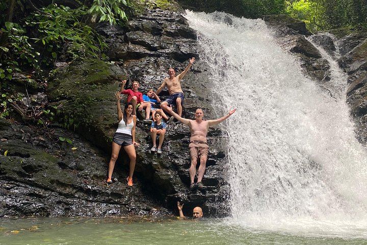 Private 8-Hour Central Pacific Day Trip: Waterfall Jumps, Beaches and Costa Rican Lunch (2/12)
