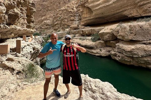 Private Wadi Shab Adventure with Restaurant Lunch Stop, Sinkhole and White Sand Beach