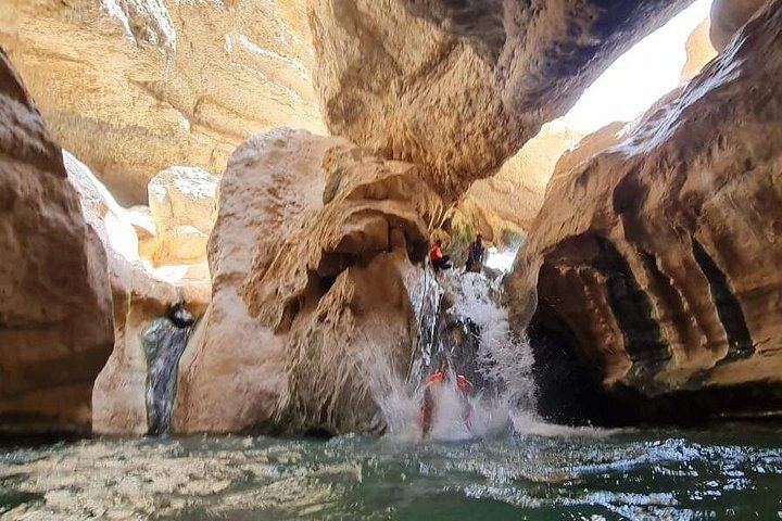 Private Wadi Shab Hike and Swim Day for Up to 6 from Muscat, Sinkhole and Fins Beach (6/12)