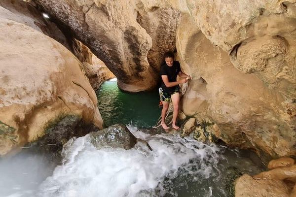 Private Wadi Shab Hike and Swim Day for Up to 6 from Muscat, Sinkhole and Fins Beach