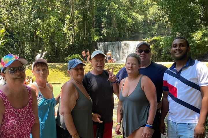Private YS Falls Zipline and Rope Swing Day from Montego Bay for Up to Six Travelers (2/6)