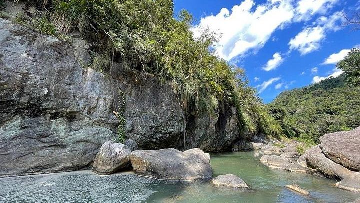 Private El Yunque Outskirts Waterfall Hike and Rio Grande Juice Stop, Flexible Start (1/12)