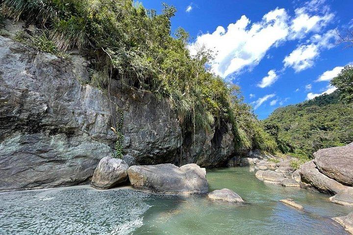 Private El Yunque Outskirts Waterfall Hike and Rio Grande Juice Stop, Flexible Start (1/12)