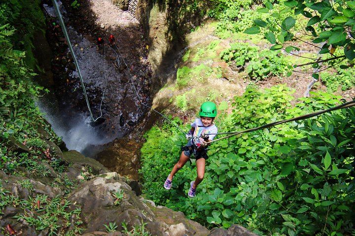 Pure Trek Canyoning near La Fortuna: Four Rappels, Monkey Drop and Lunch (7/9)