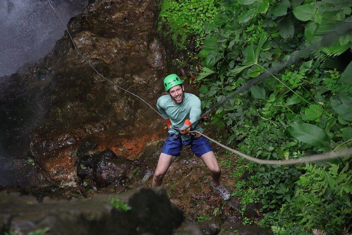 Pure Trek Rainforest Falls Combo: Waterfall Rappel, Jumps and Lunch, La Fortuna (12/12)