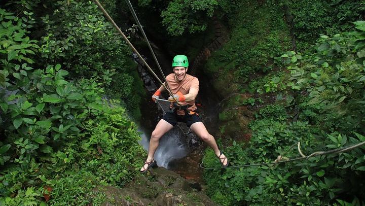 Pure Trek Rainforest Falls Combo: Waterfall Rappel, Jumps and Lunch, La Fortuna (1/12)