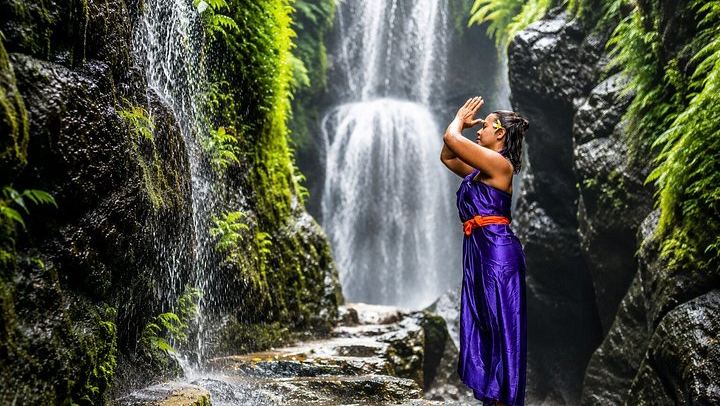 Beji Griya Waterfall Holy Bath Ceremony Near Ubud With Guide and Hotel Pickup (2/12)