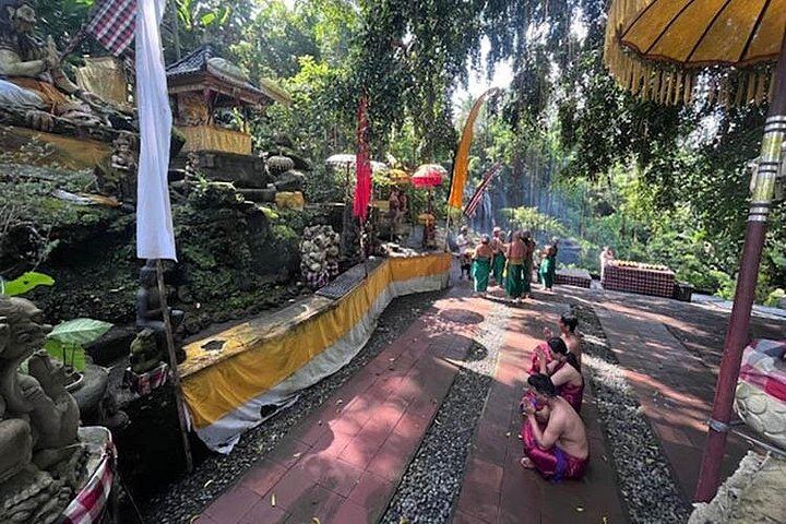 Beji Griya Waterfall Holy Bath Ceremony Near Ubud With Guide and Hotel Pickup (10/12)