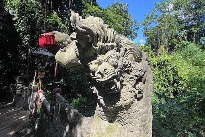 Beji Griya Waterfall Holy Bath Ceremony Near Ubud With Guide and Hotel Pickup (7/12)