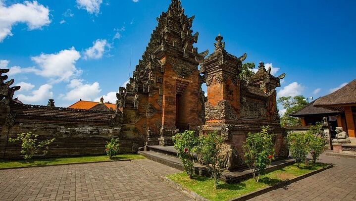 Private Ubud Tour: Tibumana Waterfall, Tegalalang Terraces, Swing and Ubud Palace (3/12)