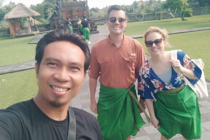 Private Bali Tour: Tanah Lot, Taman Ayun, Monkey Forest and Tegenungan Waterfall (10/12)