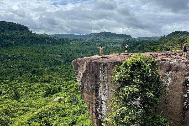 Kulen Waterfall and 1000 Lingas Small-Group Day Tour, Up to 6 Guests, Lunch Included (12/12)