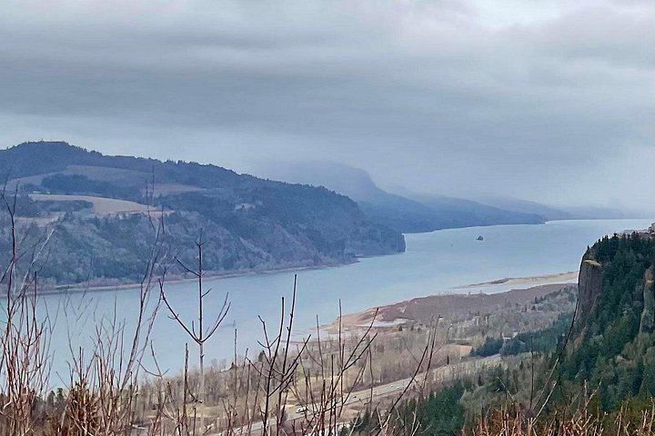 Historic Columbia River Highway Waterfalls Tour with Guide Legends, Park Ave Pickup (9/12)