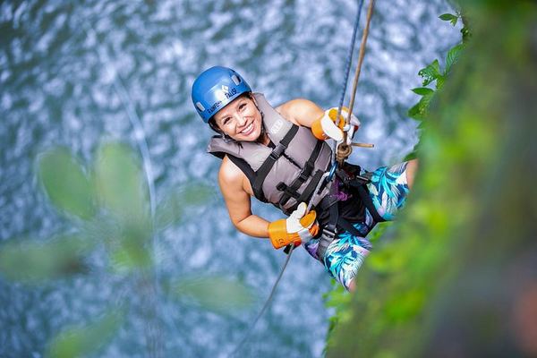 Pure Trek Rainforest Falls Combo: Waterfall Rappel, Jumps and Lunch, La Fortuna