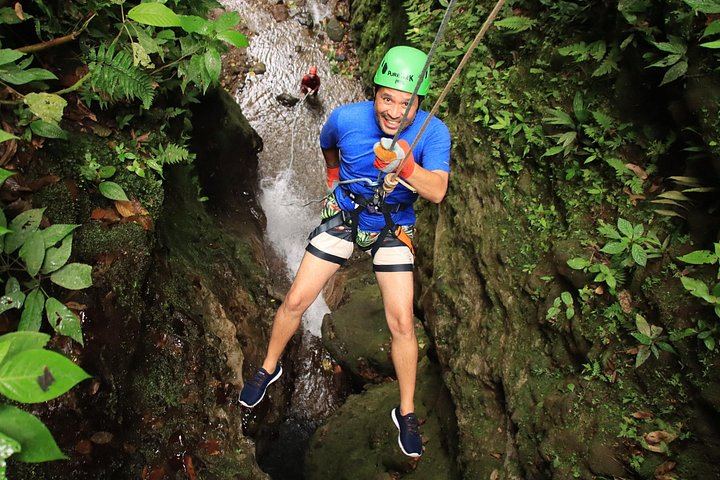 Pure Trek Rainforest Falls Combo: Waterfall Rappel, Jumps and Lunch, La Fortuna (6/12)