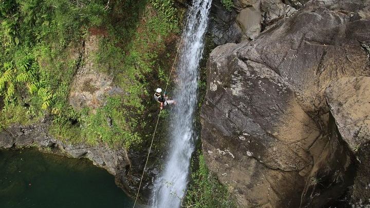 Rappel Maui: Waterfall and Cliff Rappelling in a Private Valley on the Road to Hana (4/5)