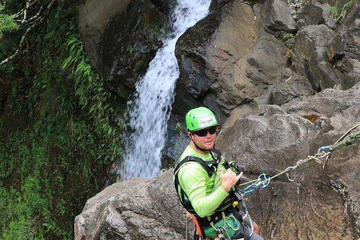 Rappel Maui: Waterfall and Cliff Rappelling in a Private Valley on the Road to Hana (3/5)
