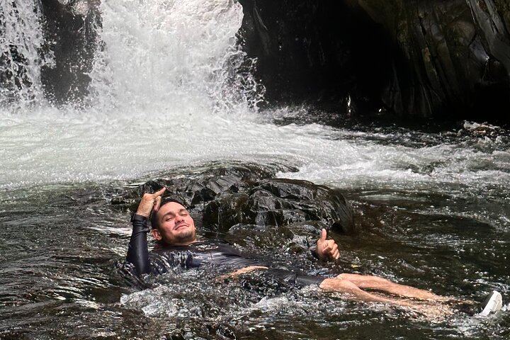 El Yunque Convoy Hike from Fajardo: Waterslides, Waterfalls and Cliff Jumps (3/12)