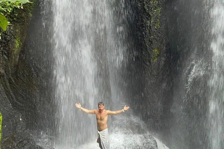 Beji Griya Holy Waterfall Healing Tour With Ceremony Dress and Rice Terrace Lunch (6/10)
