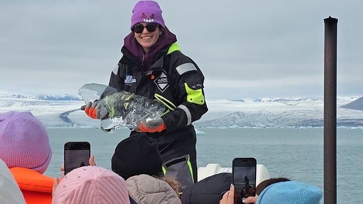 South Coast Full Day Tour with Jokulsarlon Boat Ride, Diamond Beach and Stjornarfoss (1/12)