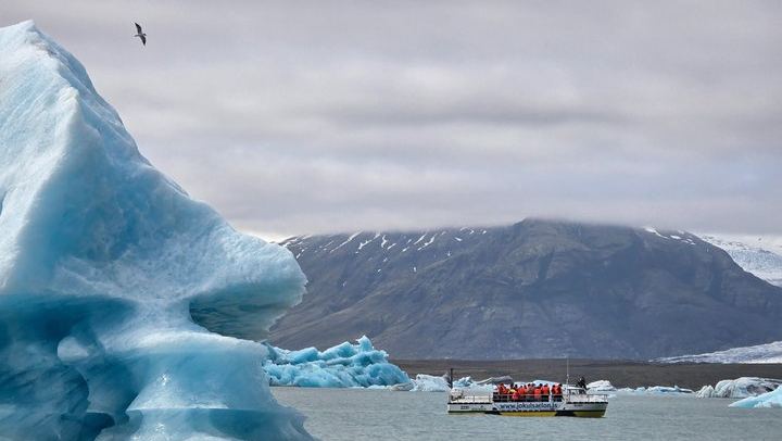 South Coast Full Day Tour with Jokulsarlon Boat Ride, Diamond Beach and Stjornarfoss (4/12)