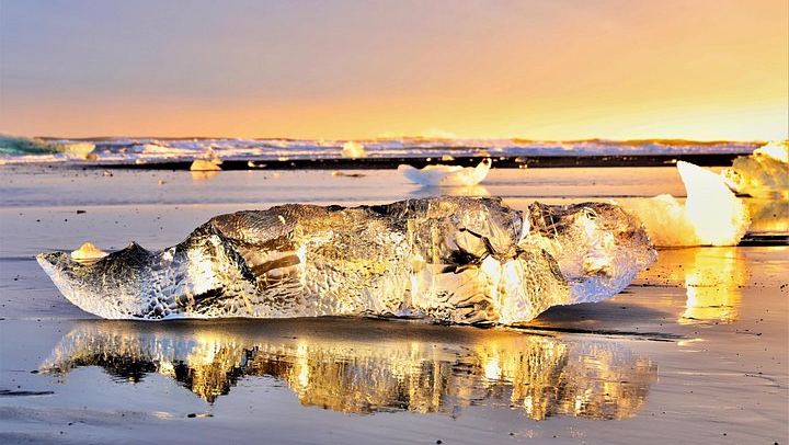 South Coast Day Tour from Reykjavik to Jokulsarlon Lagoon, Diamond Beach and Vik (4/12)