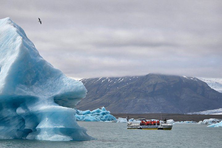 South Coast Full Day Tour with Jokulsarlon Boat Ride, Diamond Beach and Stjornarfoss (4/12)