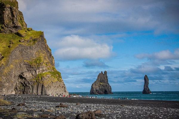 Italian-Guided South Coast Day Tour to Vík with Kvernufoss and Dyrhólaey Arch
