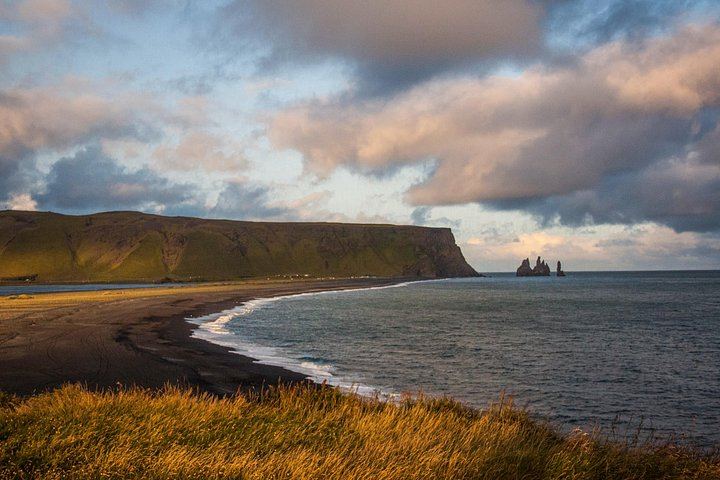 Italian-Guided South Coast Day Tour to Vík with Kvernufoss and Dyrhólaey Arch (5/7)