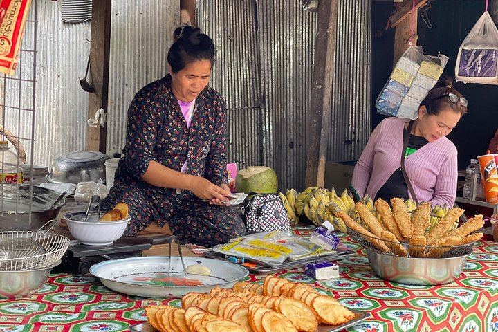 Phnom Kulen Waterfall and Banteay Srei Temple Day Tour, Angkor Pass Not Included (12/12)