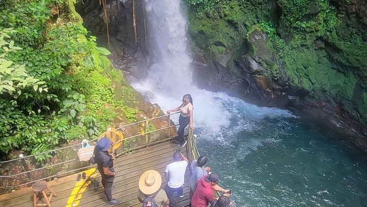 Guided Rincon de la Vieja Hike with Oropendola Waterfall Swim, Lunch and Hot Springs (1/9)