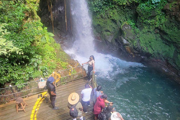 Guided Rincon de la Vieja Hike with Oropendola Waterfall Swim, Lunch and Hot Springs (1/9)