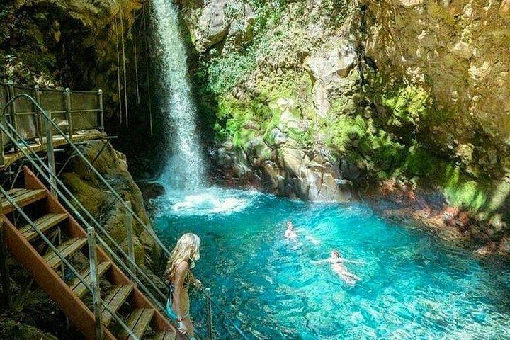Rincon Volcano Park Trek, Oropendola Waterfall, Local Lunch and Volcanic Mud Soak (1/12)