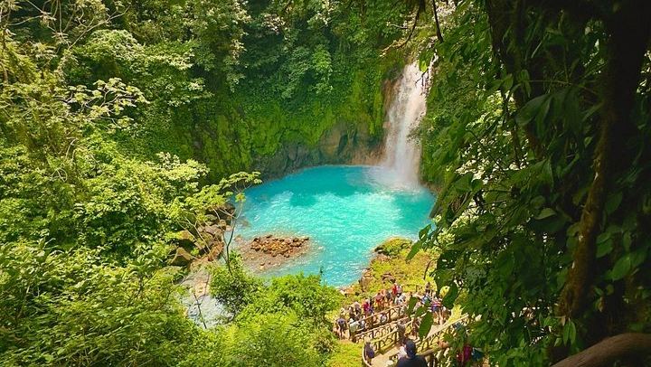 Rio Celeste Expedition: Llanos del Cortez Falls, Sloths and Coffee-Chocolate Farm (4/12)