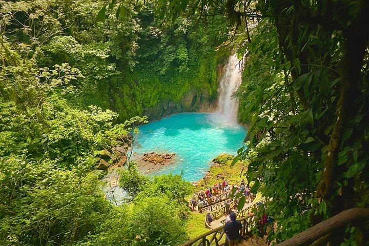 Rio Celeste Expedition: Llanos del Cortez Falls, Sloths and Coffee-Chocolate Farm (4/12)