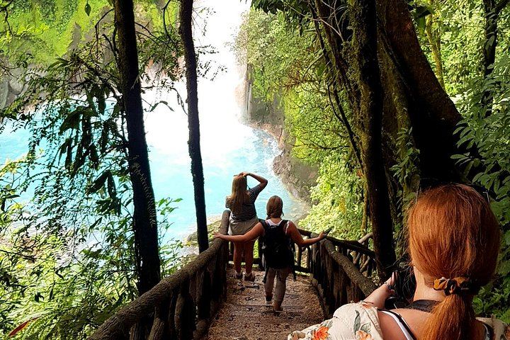 Rio Celeste Nature Hike from the Bijagua Facilities near Tenorio Volcano (12/12)