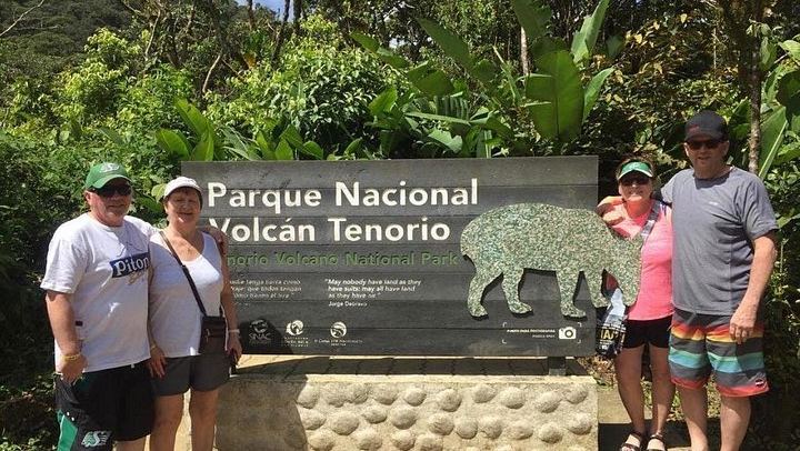 Rio Celeste 5-Mile Hike with Teñideros, Hot Springs, Sloth Sanctuary and Meal (3/6)