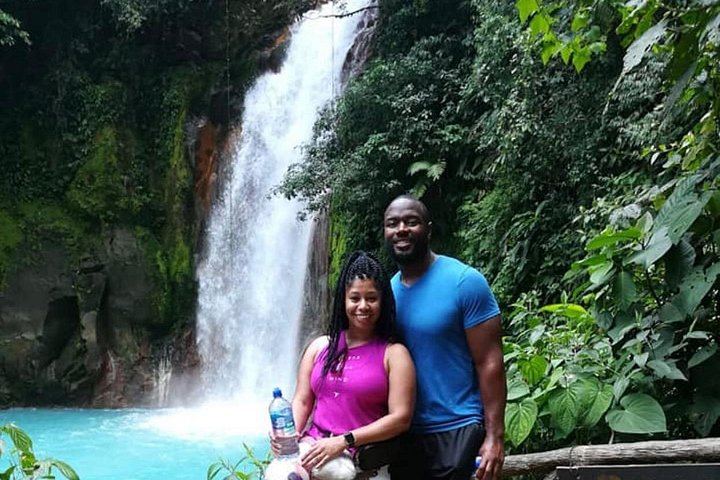 Rio Celeste 5-Mile Hike with Teñideros, Hot Springs, Sloth Sanctuary and Meal (4/6)