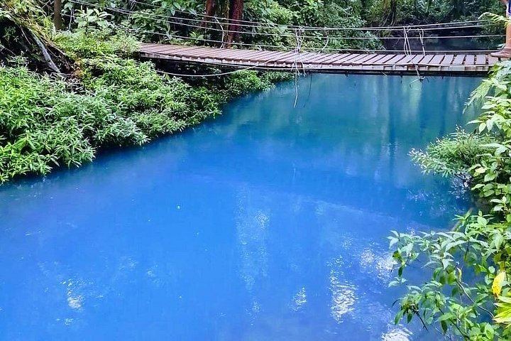 Rio Celeste 5-Mile Hike with Teñideros, Hot Springs, Sloth Sanctuary and Meal (2/6)