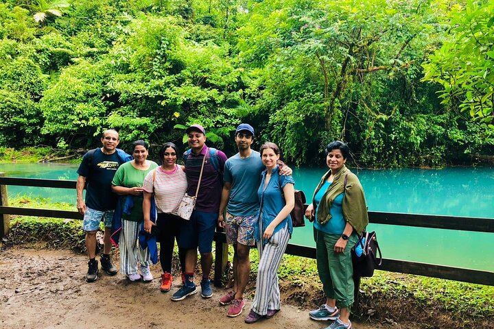 Rio Celeste Waterfall, Sloth Spotting and Scarlet Macaws from Guanacaste (4/12)