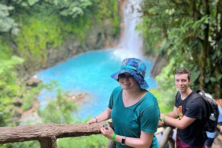 Private Rio Celeste Waterfall Hike with Sloth Sanctuary and Bijagua Lunch (9/12)