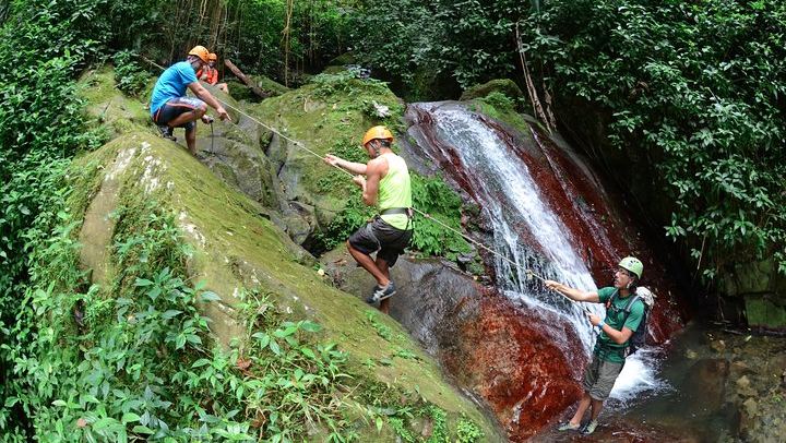 El Salto Waterfall Rappelling and Zipline Day Trip in Carite State Forest (1/6)
